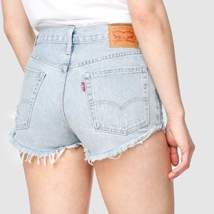 Levi’s women’s light wash 501 high rise shorts